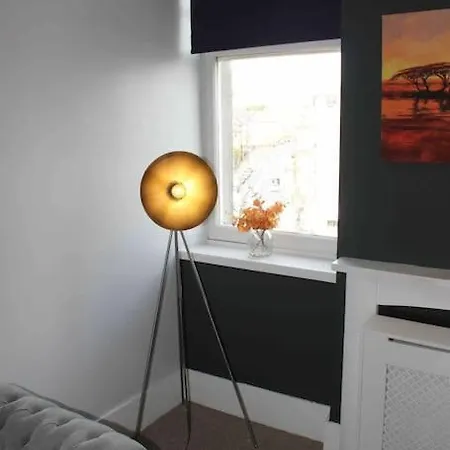Executive Top Floor 1 Bedroom Apartment Aberdeen Exterior photo